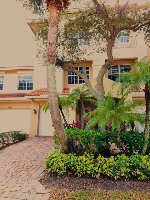 4521 Artesa Way, Palm Beach Gardens, FL 33418