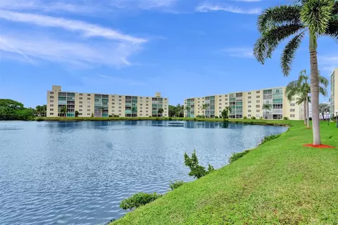 131 SE 3rd Ave #304, Dania Beach, FL 33004