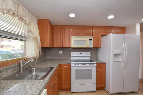 9300 Sunrise Lks #108, Sunrise, FL 33322