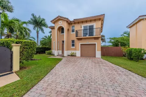 4298 NE 16 St, Homestead, FL 33033