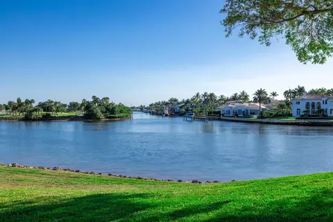 374 Golfview #106, North Palm Beach, FL 33408