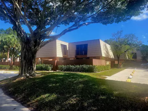 5321 53rd Way #5321, West Palm Beach, FL 33409