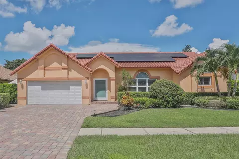 10123 Canoe Brook Cir, Boca Raton, FL 33498