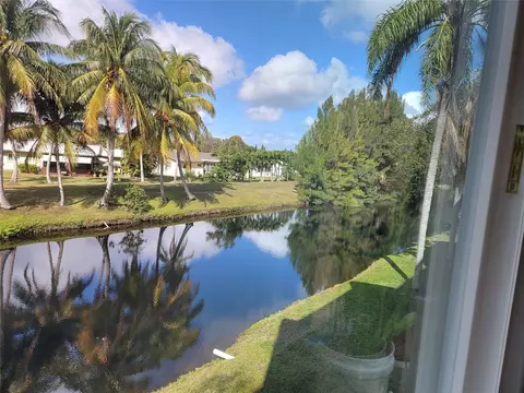 8260 SW 24th St #6214, North Lauderdale, FL 33068