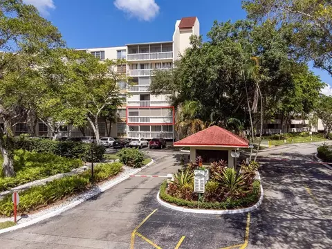 7021 Environ Blvd #316, Lauderhill, FL 33319