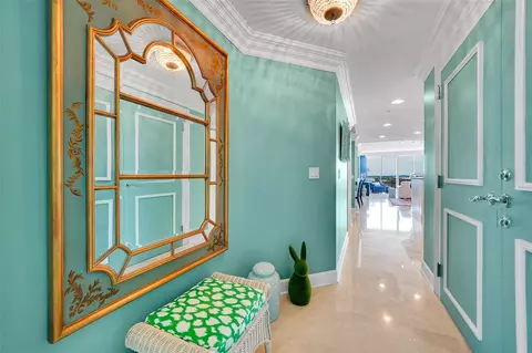 Entry Way - 821 N Riverside Dr #PH2, Pompano Beach, FL 33062 photo 5 of 9