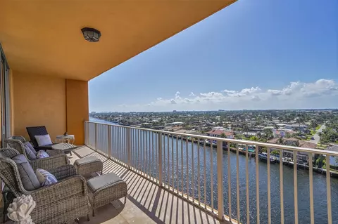 View/Area - 821 N Riverside Dr #PH2, Pompano Beach, FL 33062 photo 5 of 25