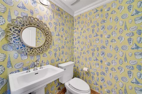 Bath - 821 N Riverside Dr #PH2, Pompano Beach, FL 33062 photo 2 of 9