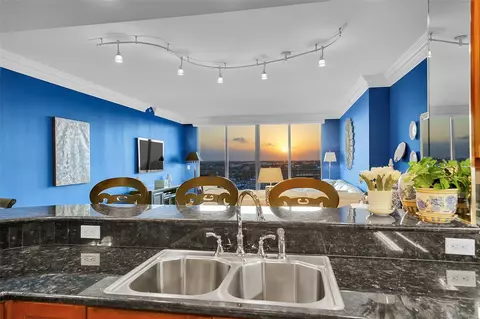 Kitchen - 821 N Riverside Dr #PH2, Pompano Beach, FL 33062 photo 4 of 5