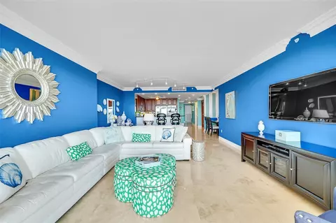 Living - 821 N Riverside Dr #PH2, Pompano Beach, FL 33062 photo 2 of 9