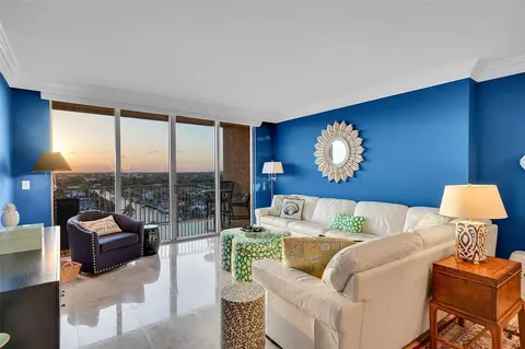 Living - 821 N Riverside Dr #PH2, Pompano Beach, FL 33062 photo 5 of 9