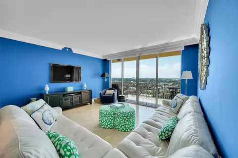 Living - 821 N Riverside Dr #PH2, Pompano Beach, FL 33062 photo 6 of 9