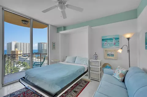Bedroom - 821 N Riverside Dr #PH2, Pompano Beach, FL 33062 photo 10 of 12
