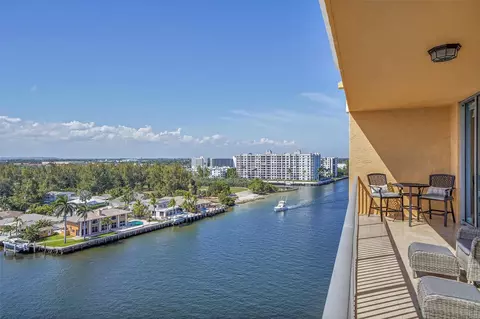 View/Area - 821 N Riverside Dr #PH2, Pompano Beach, FL 33062 photo 4 of 25