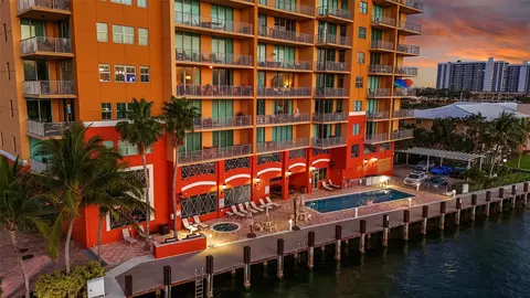 Exterior - 821 N Riverside Dr #PH2, Pompano Beach, FL 33062 photo 4 of 9
