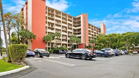 2202 S Cypress Bnd #808, Pompano Beach, FL 33069