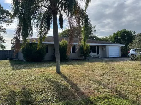 1474 SE Oakmont, Port Saint Lucie, FL 34952