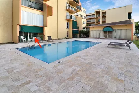 4490 W 19th #113, Hialeah, FL 33012
