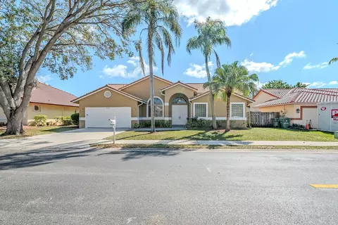 10320 SW 15th St, Pembroke Pines, FL 33025