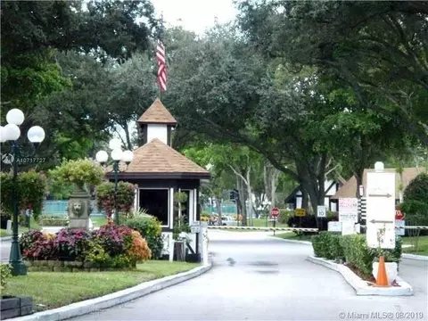 3650 Inverrary Dr #2C, Lauderhill, FL 33319