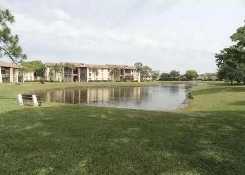 814 Sky Pine Way #G-2, Greenacres, FL 33415