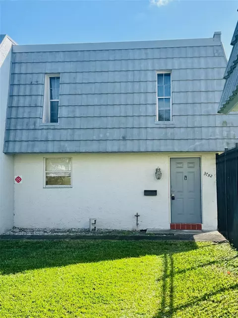 3752 NW 21st St #201, Lauderdale Lakes, FL 33311