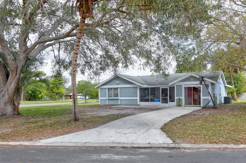 980 24th St SW, Vero Beach, FL 32962