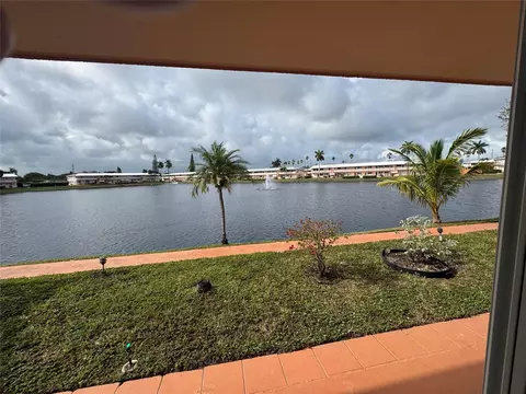 900 SW 10th Ter #S-11, Hallandale Beach, FL 33009