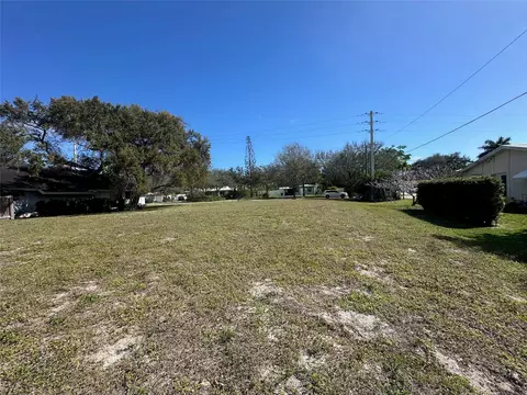 3939 NW 5th Ave, Boca Raton, FL 33431