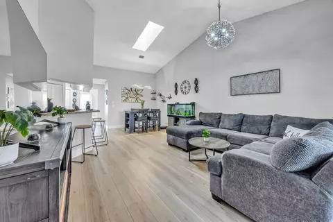 113 Centennial Ct, Deerfield Beach, FL 33442