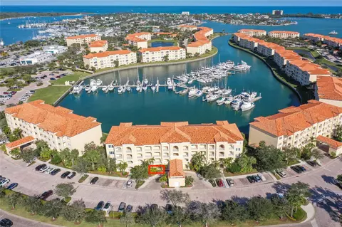 12 Harbour Isle Dr W #103, Fort Pierce, FL 34949