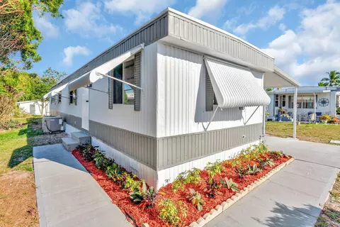 7899 SEagle Ave, Hobe Sound, FL 33455