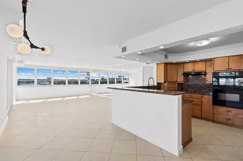 1170 N Federal Hwy #702, Fort Lauderdale, FL 33304