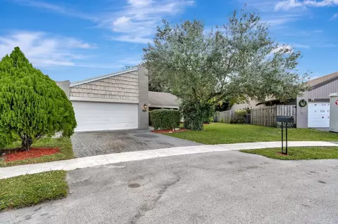7801 NW 5th Pl, Plantation, FL 33324