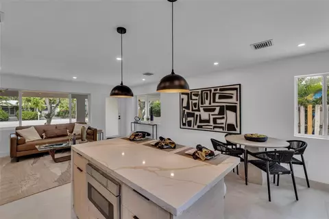 2908 NW 6th Ave, Wilton Manors, FL 33311