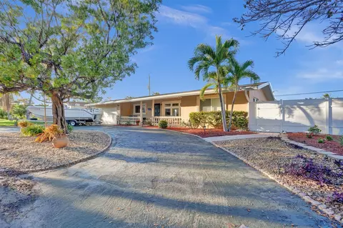 2585 SE 3rd St, Pompano Beach, FL 33062
