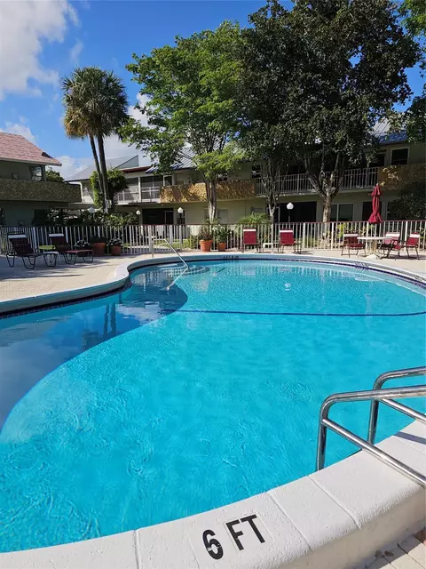 860 SE 6th Ave #206, Deerfield Beach, FL 33441