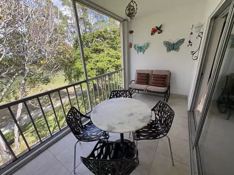 1055 Country Club Dr #404, Margate, FL 33063