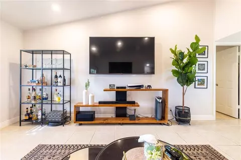 1 S Via De Casas Sur #203, Boynton Beach, FL 33426