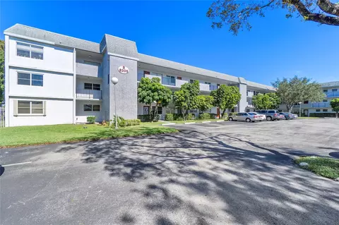 8205 NW 61st St #B305, Tamarac, FL 33321