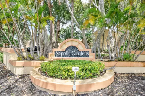 947 Coral Club Dr #947, Coral Springs, FL 33071