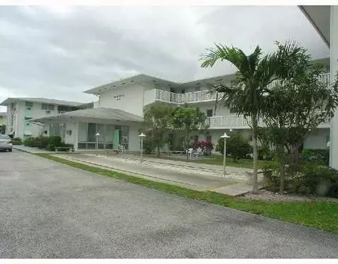 1150 E Sample Rd #102, Pompano Beach, FL 33064