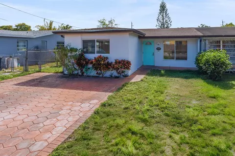 6520 SW 18th Ct, North Lauderdale, FL 33068