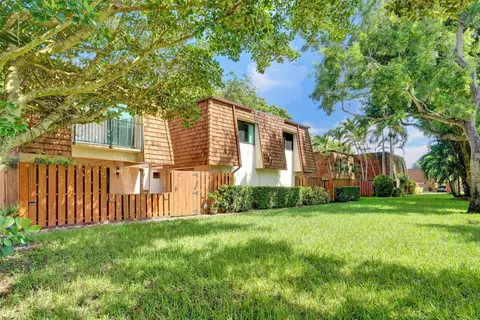 2070 SW 90th Ave #C-14, Davie, FL 33324