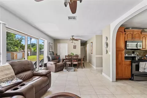 6885 NW 14th, Plantation, FL 33313