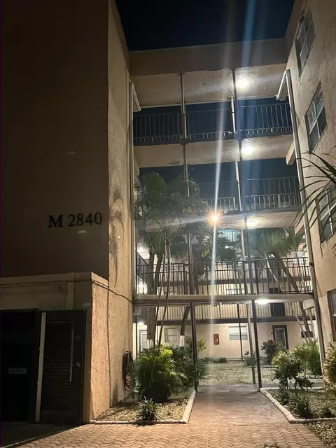 2840 Somerset Dr #301M, Lauderdale Lakes, FL 33311