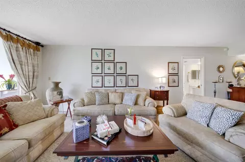 905 Cypress Ter #202, Pompano Beach, FL 33069