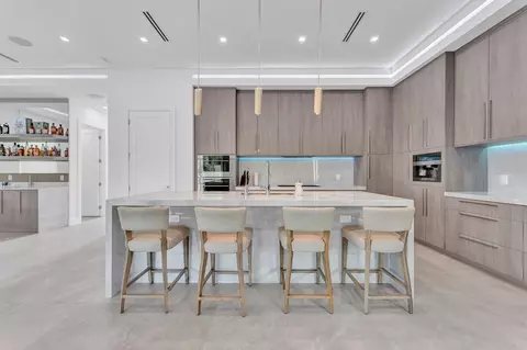723 S Lake Ave, Delray Beach, FL 33483
