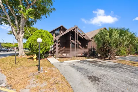 499 N University, Plantation, FL 33324