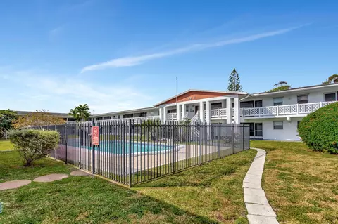 1701 NW 46th Ave #207, Lauderhill, FL 33313